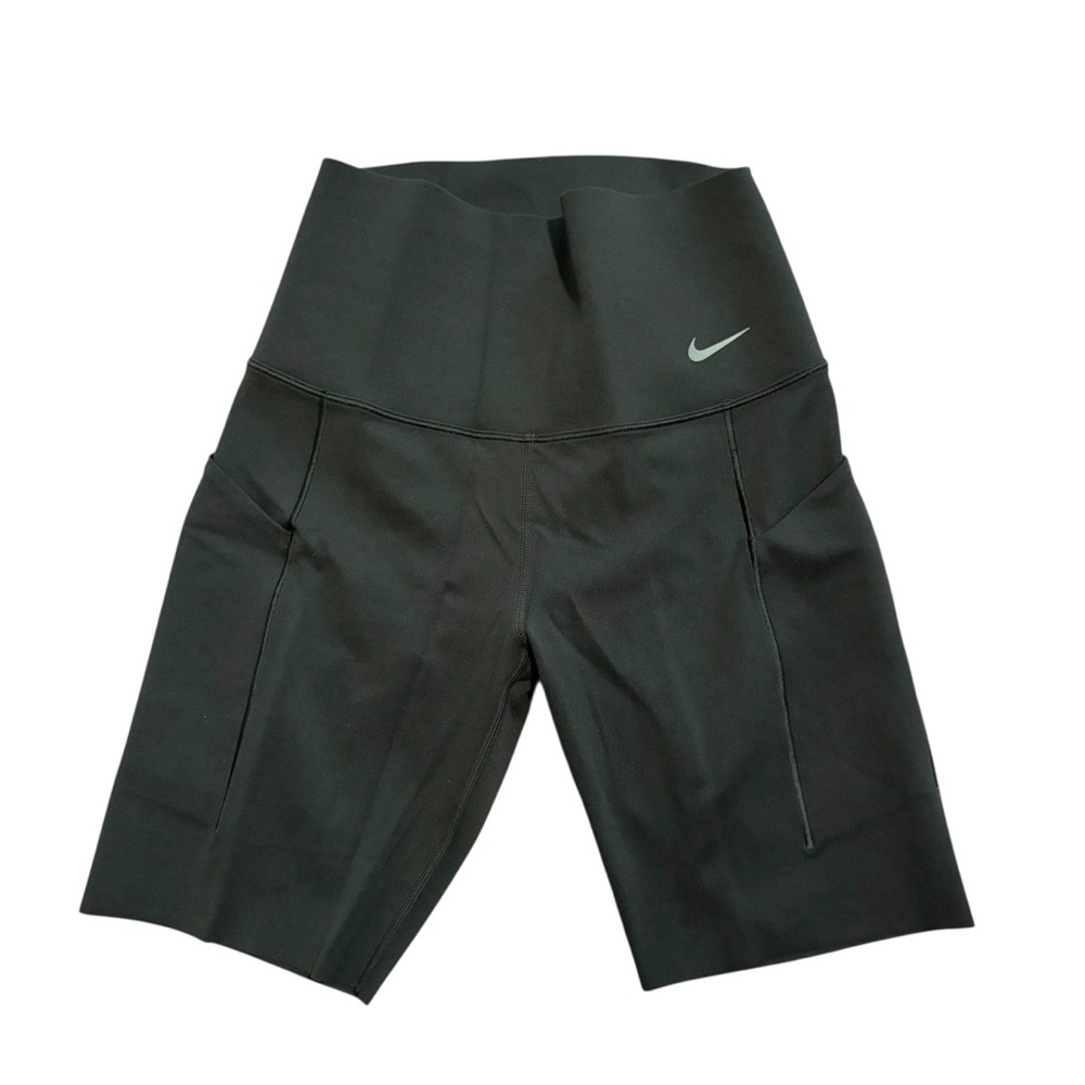 Nike Universa Highwaisted Biker Shorts with Pockets 8”